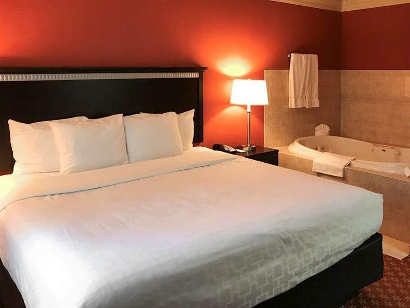 Clarion Hotel & Conference Center Toms River Extérieur photo