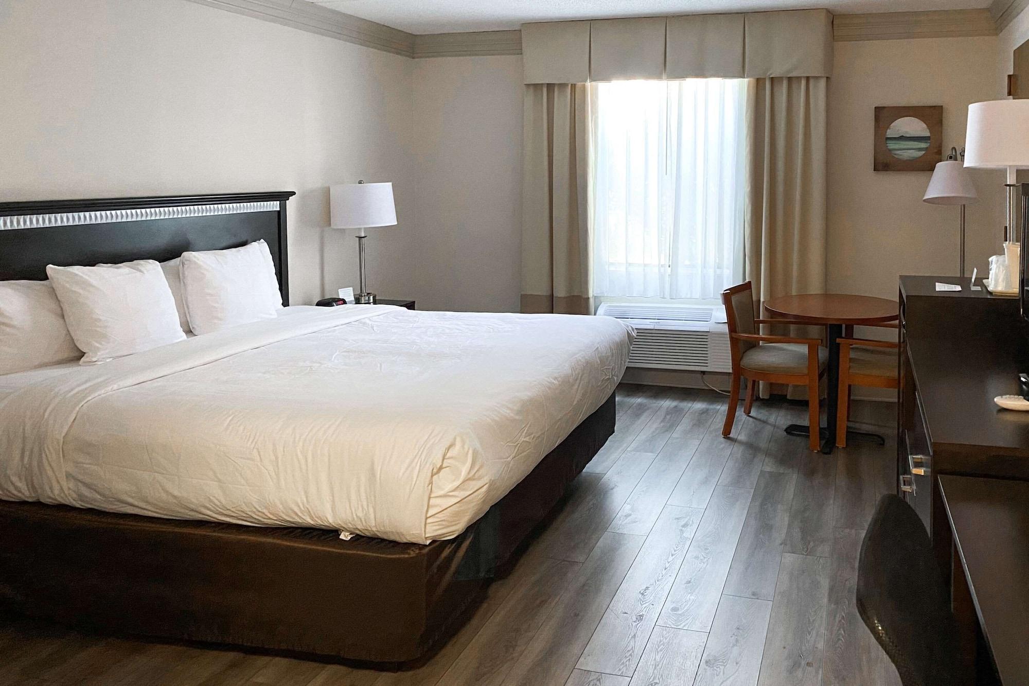Clarion Hotel & Conference Center Toms River Extérieur photo