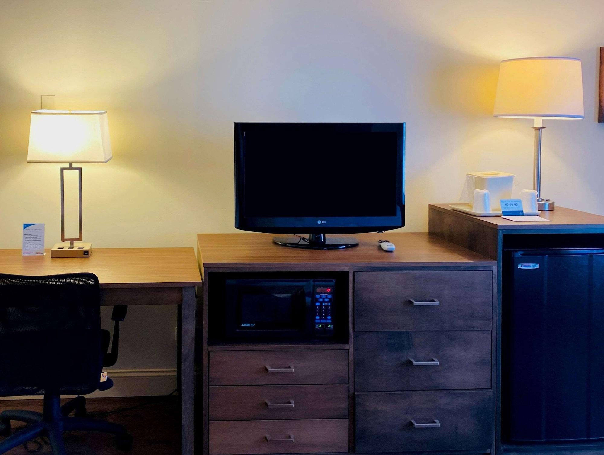 Clarion Hotel & Conference Center Toms River Extérieur photo